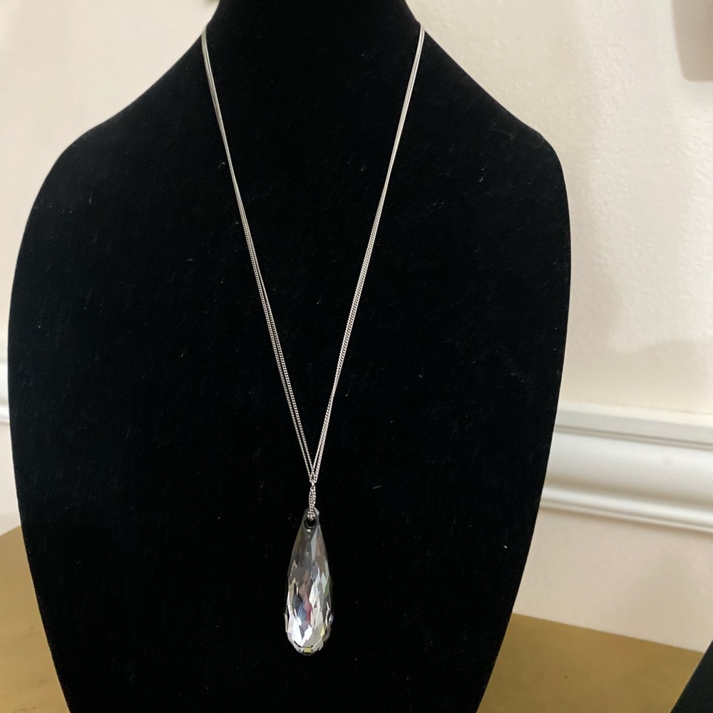 Swarovski teardrop pendant necklace